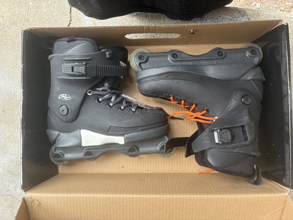 Razor Agressive Inline skates- size 7 main image 4